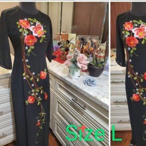 Vietnamese traiditional dress (ao dai)